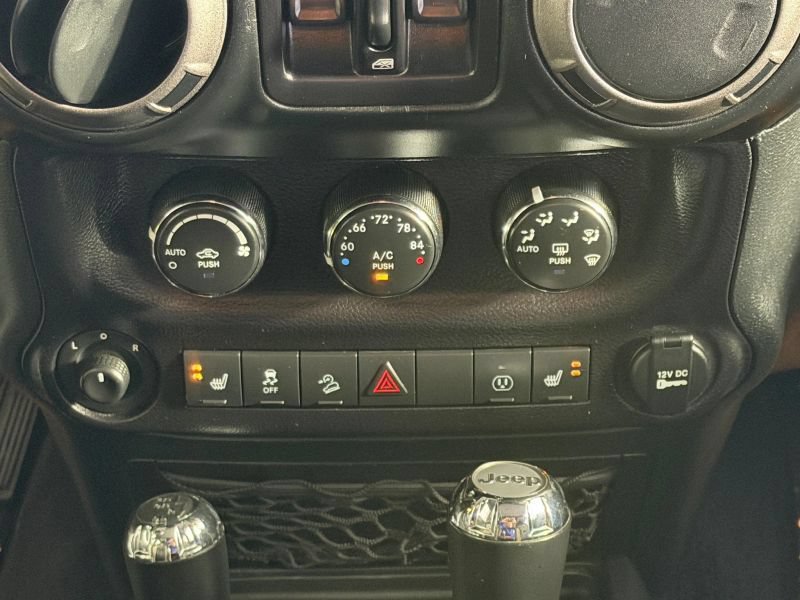 Used 2018 Jeep Wrangler Unlimited Rubicon w/ Connectivity Group AWD/4WD image 65