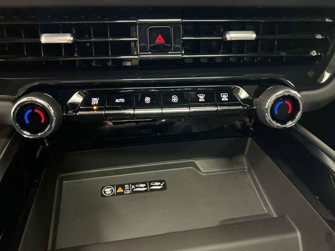 New 2026 Chevrolet Suburban Premier AWD/4WD image 17