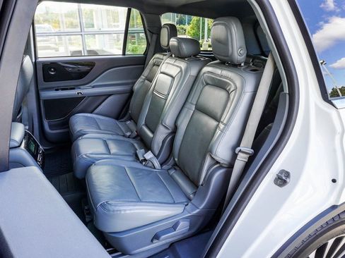 Used 2020 Lincoln Aviator Reserve w/ Equipment Group 201A AWD/4WD image 32