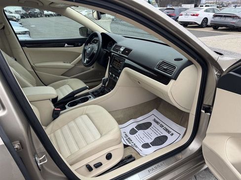 Used 2015 Volkswagen Passat TDI SEL Premium image 13