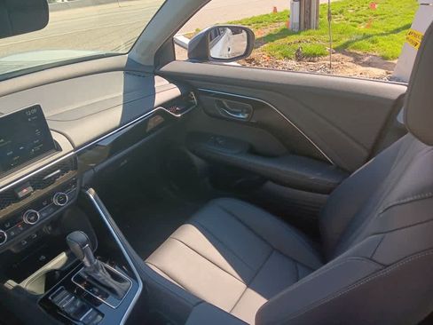 Used 2025 Acura ADX AWD image 11