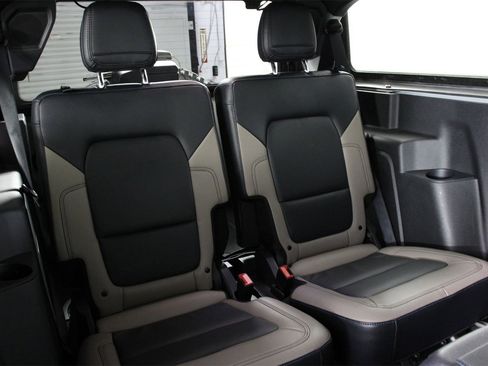 Used 2024 Ford Bronco Wildtrak image 31