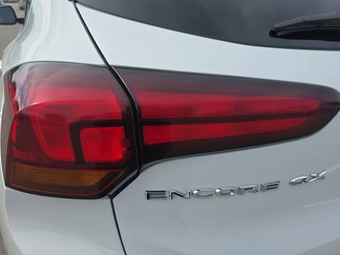 Used 2023 Buick Encore GX Select w/ Safety Package II image 33