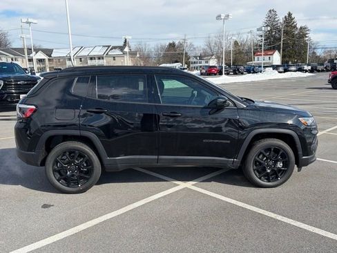 New 2026 Jeep Compass Latitude AWD/4WD image 9