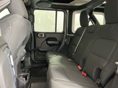 Used 2019 Jeep Wrangler Unlimited Sport image 27