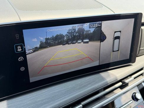 Used 2025 Hyundai Santa Fe Limited FWD image 21