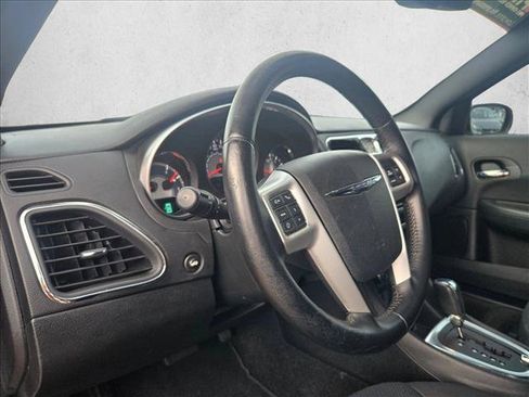 Used 2012 Chrysler 200 Touring FWD image 9