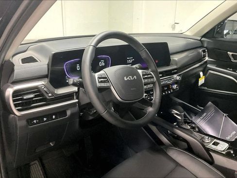 Used 2025 Kia Telluride LX FWD image 23