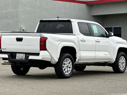 Used 2025 Toyota Tacoma SR5 image 2