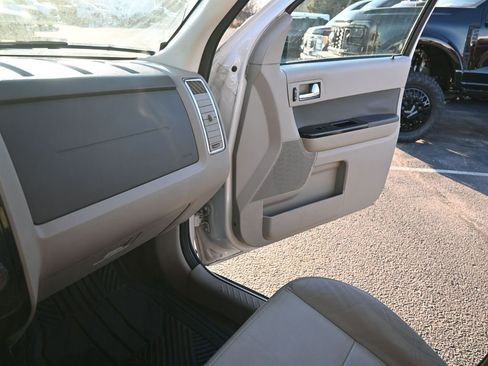 Used 2010 Ford Escape 2WD Hybrid image 24