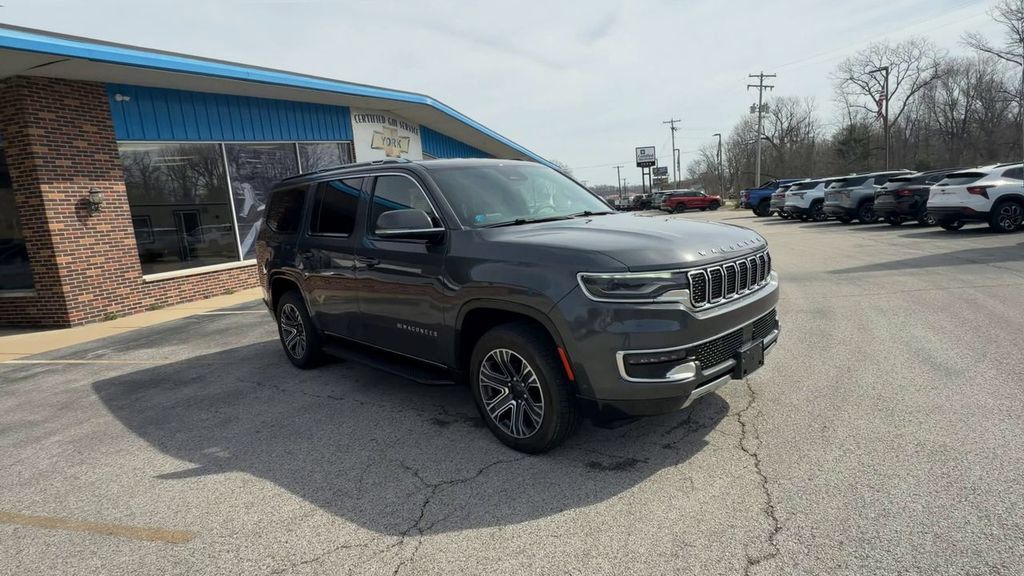 Used 2022 Jeep Wagoneer Series III AWD/4WD image 2