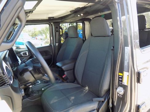 Certified 2024 Jeep Gladiator Sport image 21