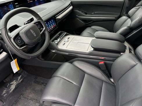 New 2025 Lincoln Navigator L Reserve w/ Jet Appearance Package image 9