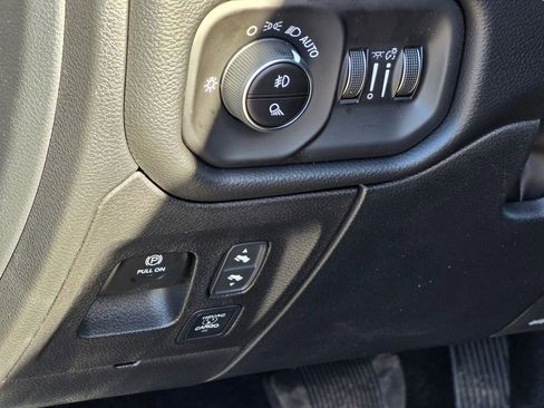 New 2026 RAM 1500 4x4 Crew Cab image 33