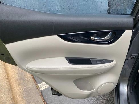 Used 2020 Nissan Rogue Sport SV w/ All-Weather Package FWD image 10