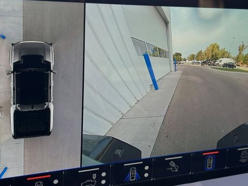 New 2025 GMC Hummer EV 2X w/ Extreme Off-Road Package image 16