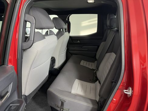 Used 2024 Toyota Tacoma TRD Off-Road image 7