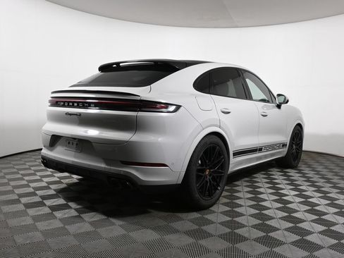 Used 2026 Porsche Cayenne S AWD/4WD image 11