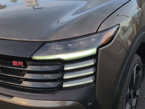 New 2026 Nissan Kicks SR image 7