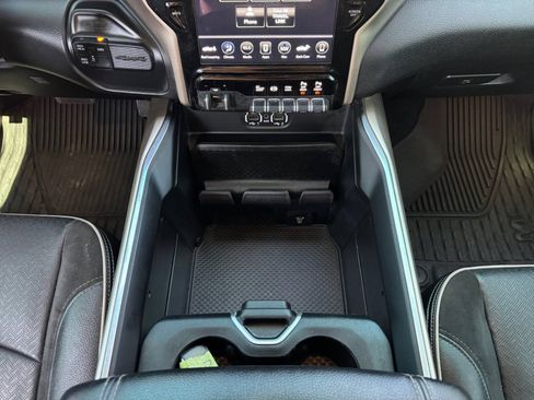 Used 2020 RAM 3500 Laramie AWD/4WD image 11