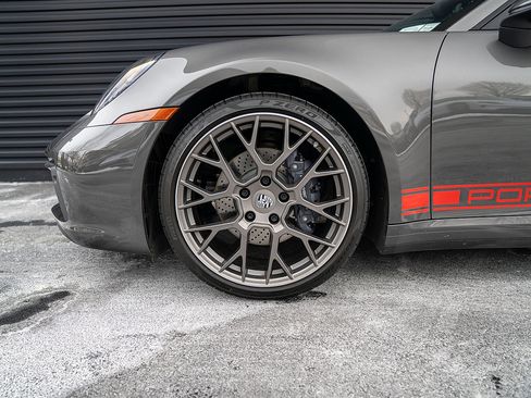 Certified 2022 Porsche 911 Targa 4 image 24