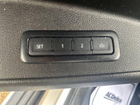 Used 2020 GMC Yukon XL SLT w/ Premium Edition image 23