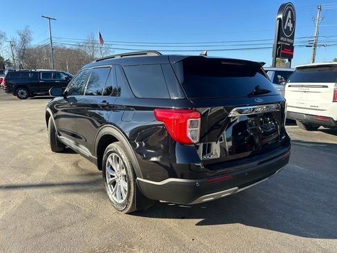 Used 2021 Ford Explorer XLT w/ Equipment Group 202A image 9