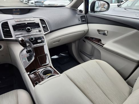 Used 2009 Toyota Venza FWD image 14