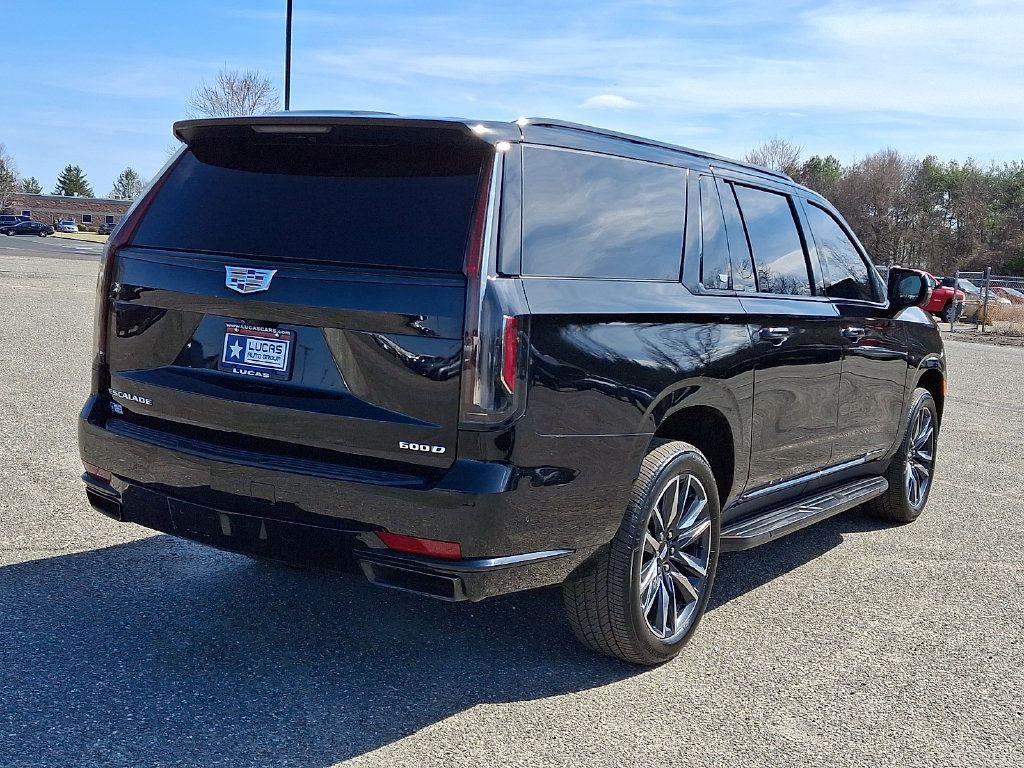 Used 2023 Cadillac Escalade ESV Sport AWD/4WD image 11