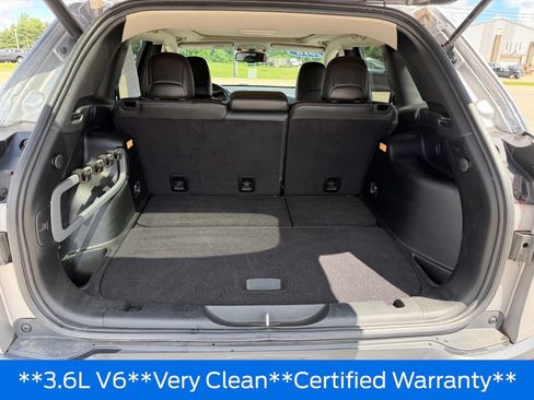 Used 2018 Jeep Cherokee Limited w/ Luxury Group AWD/4WD image 17
