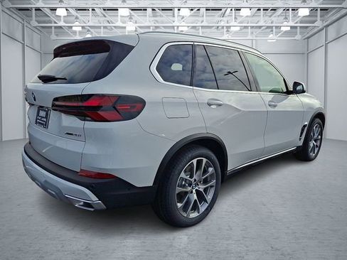 New 2026 BMW X5 xDrive40i w/ Parking Assistance Package image 5