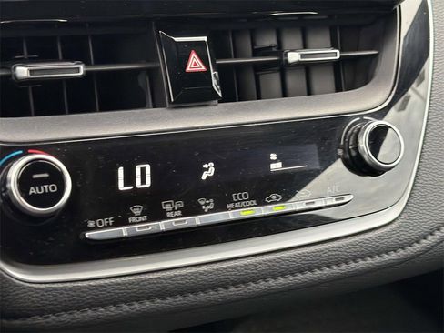 Used 2020 Toyota Corolla SE image 18