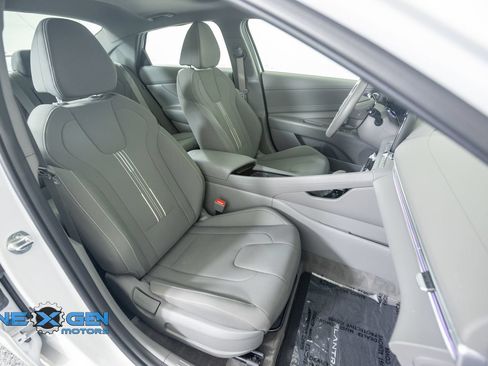 Used 2024 Hyundai Elantra SEL w/ Convenience Package FWD image 42