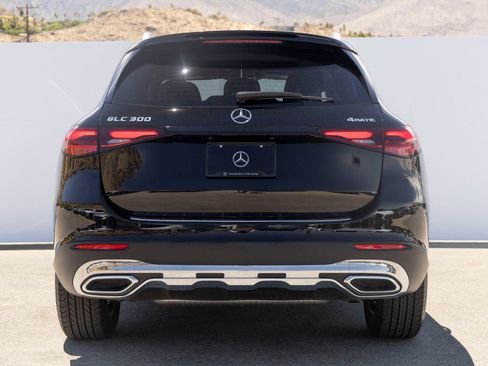 Used 2026 Mercedes-Benz GLC 300 4MATIC image 9