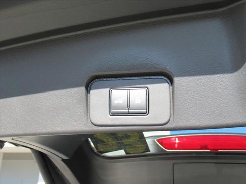 Used 2023 Nissan Rogue SV w/ SV Premium B Package image 29