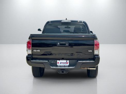 Used 2017 Toyota Tacoma Limited w/ Tow Package AWD/4WD image 6