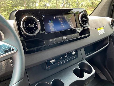 New 2025 Mercedes-Benz Sprinter 2500 image 6