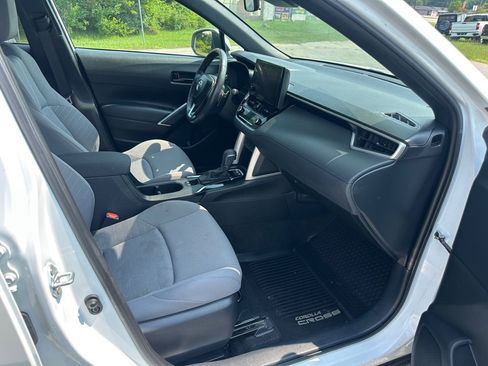 Used 2023 Toyota Corolla Cross AWD Hybrid image 21
