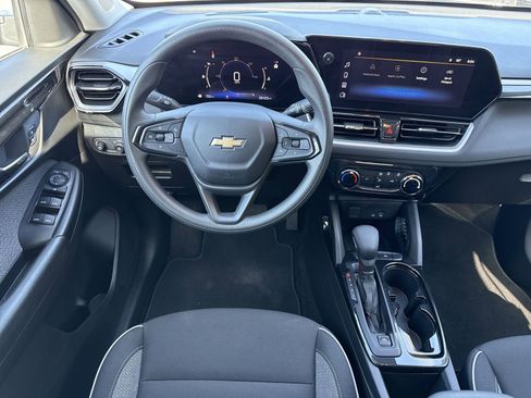 Used 2024 Chevrolet TrailBlazer LT image 11