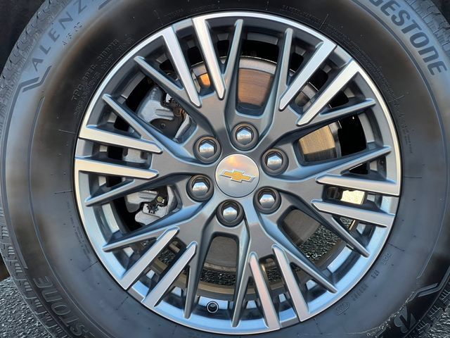 Used 2026 Chevrolet Traverse LT AWD/4WD image 9