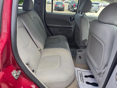 Used 2007 Chevrolet HHR LS FWD image 15