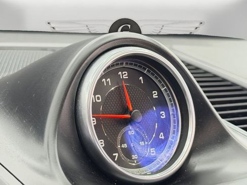 Used 2020 Porsche Macan AWD/4WD image 21