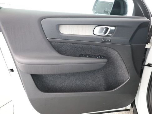 Used 2024 Volvo XC40 B5 Plus w/ Climate Package image 10