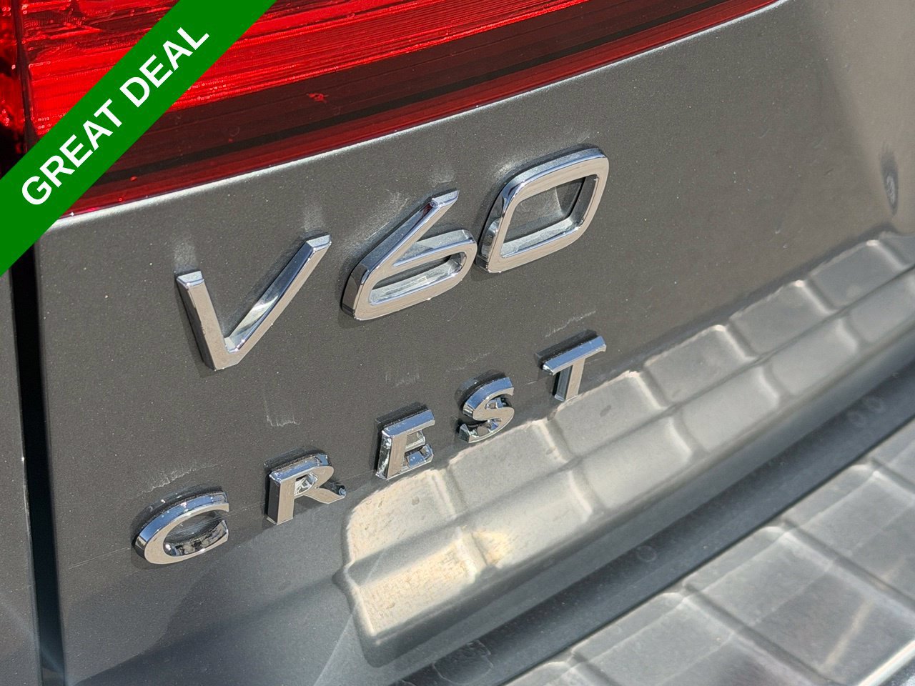 Used 2020 Volvo V60 T6 R-Design FWD image 11