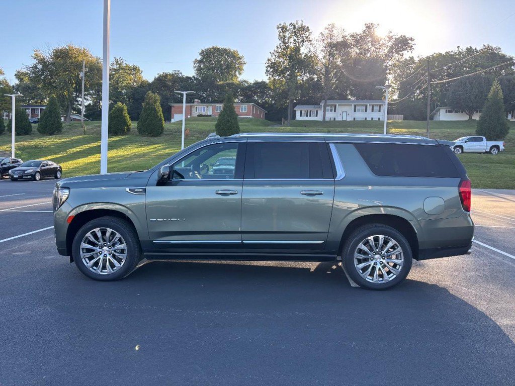 Certified 2023 GMC Yukon XL Denali AWD/4WD image 6