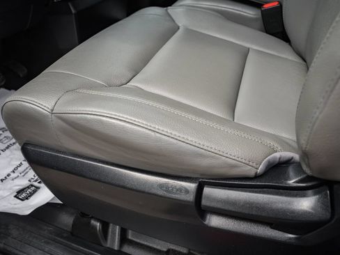 Used 2019 Toyota Tundra SR AWD/4WD image 29