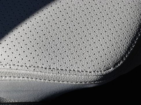 Used 2023 Mercedes-Benz GLC 300 4MATIC image 36