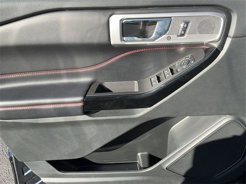 Used 2023 Ford Explorer ST-Line w/ Class IV Trailer Tow Package image 12