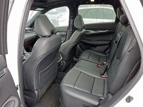 Used 2024 INFINITI QX50 Sport image 8