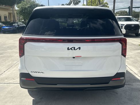 New 2026 Kia Carnival SX FWD image 7